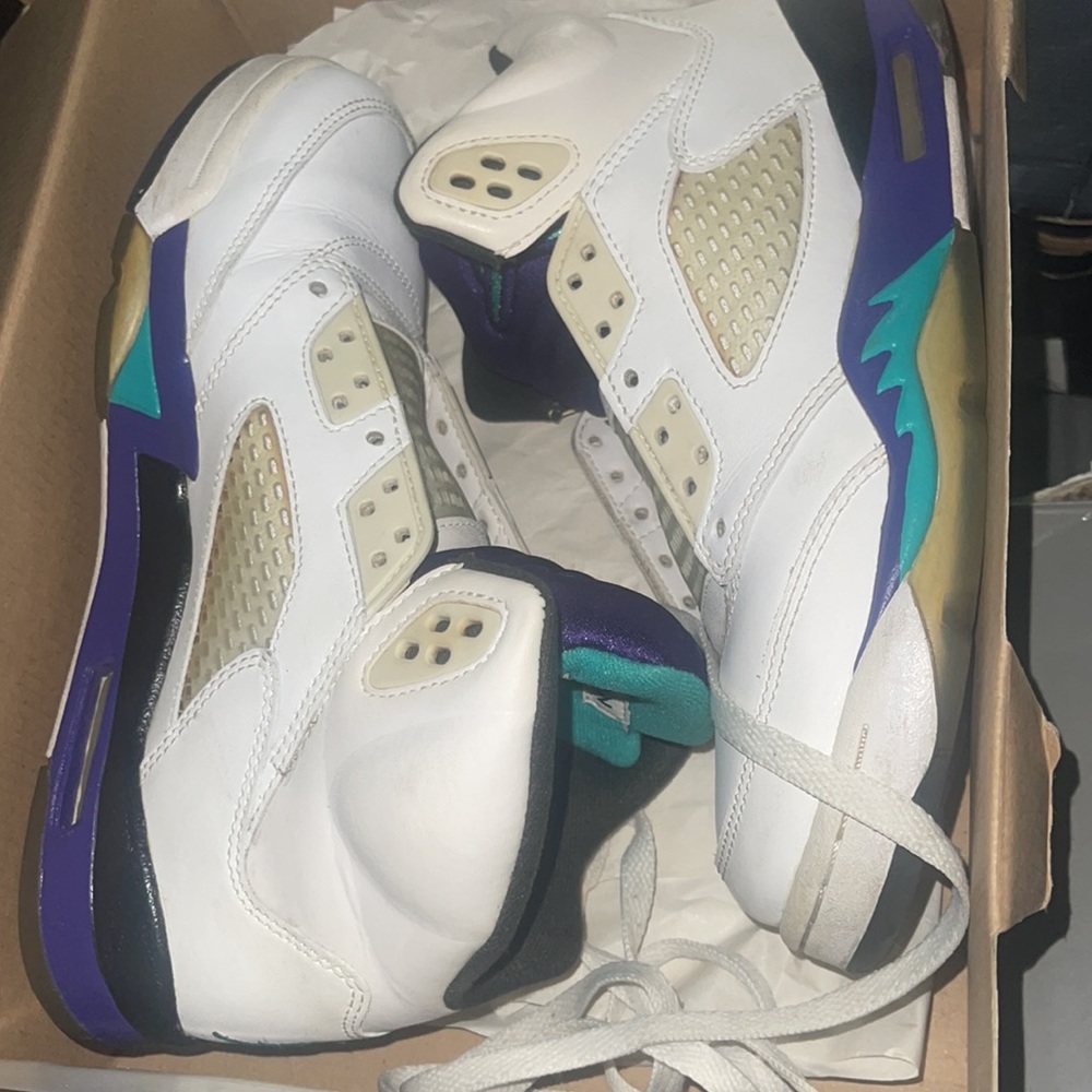 Grape 5s size 5.5 Y